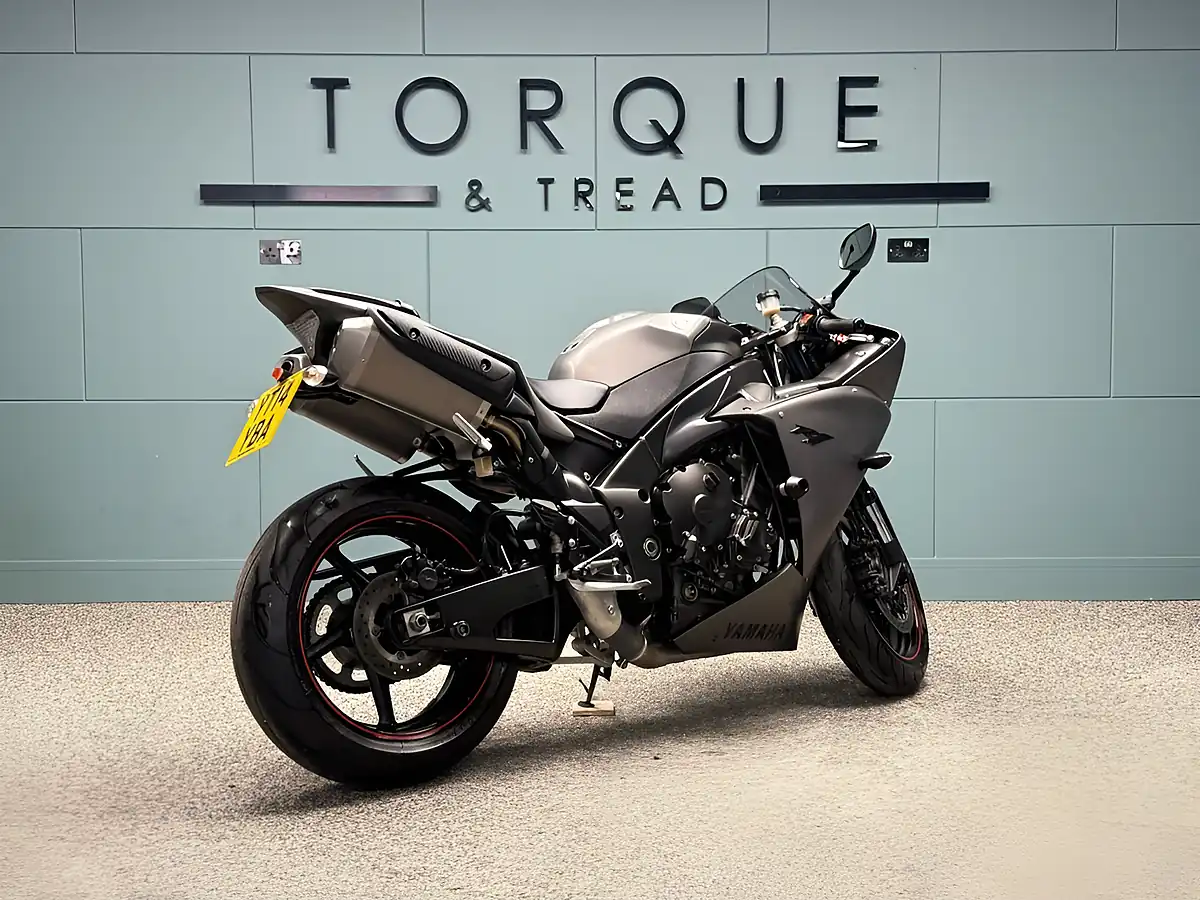 Used 2014 Yamaha R1 Yzf Super Sports Grey - Interior and Exterior details 3