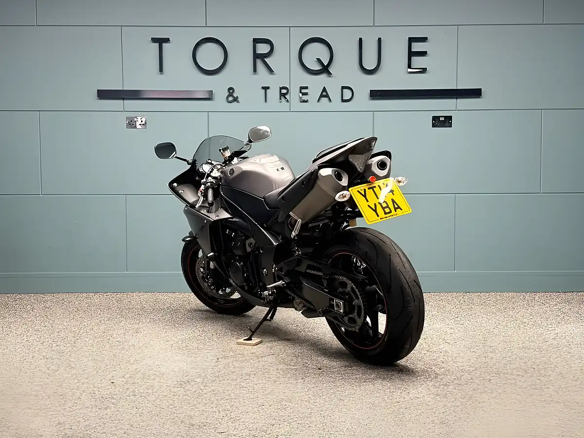 Used 2014 Yamaha R1 Yzf Super Sports Grey - Interior and Exterior details 6