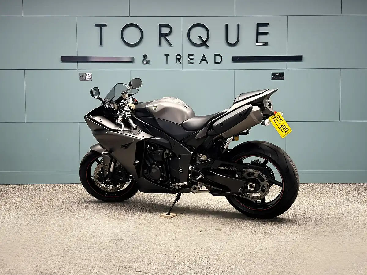 Used 2014 Yamaha R1 Yzf Super Sports Grey - Interior and Exterior details 7