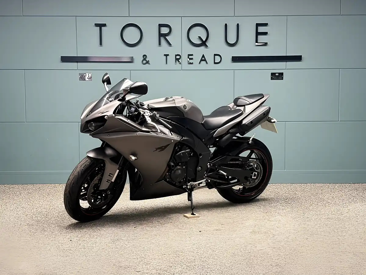 Used 2014 Yamaha R1 Yzf Super Sports Grey - Interior and Exterior details 9