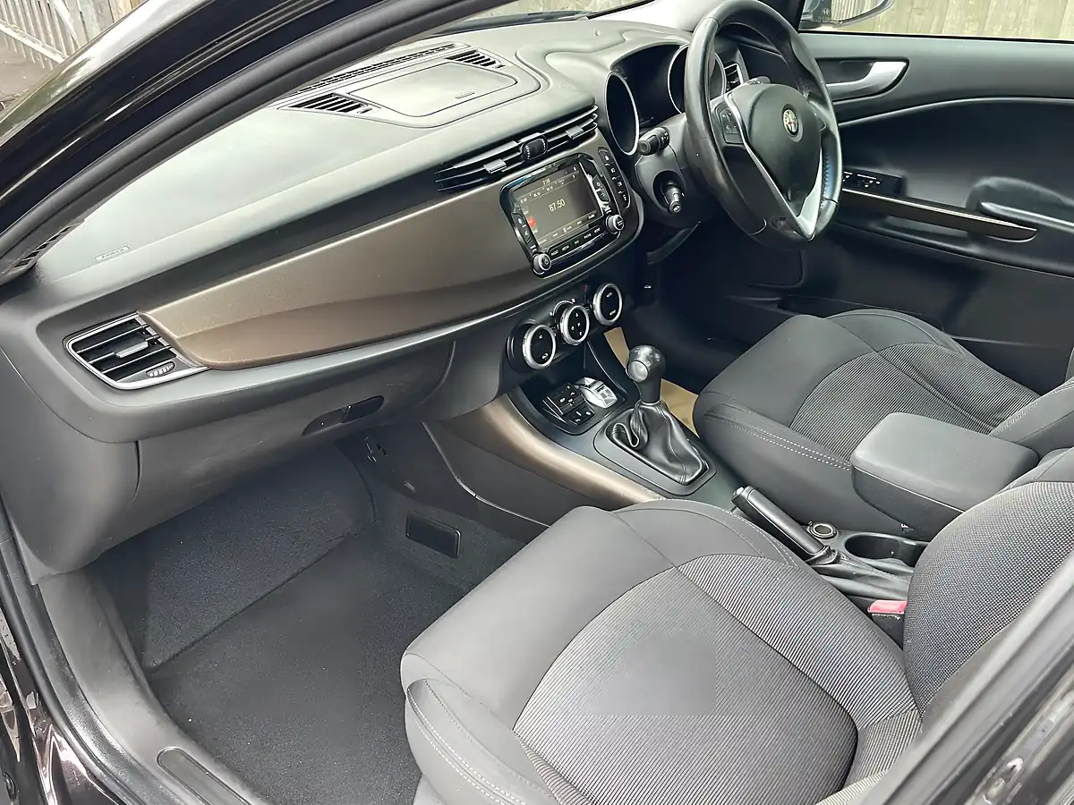 Used 2015 Alfa Romeo Giulietta Business Edition Black - Interior and Exterior details 13
