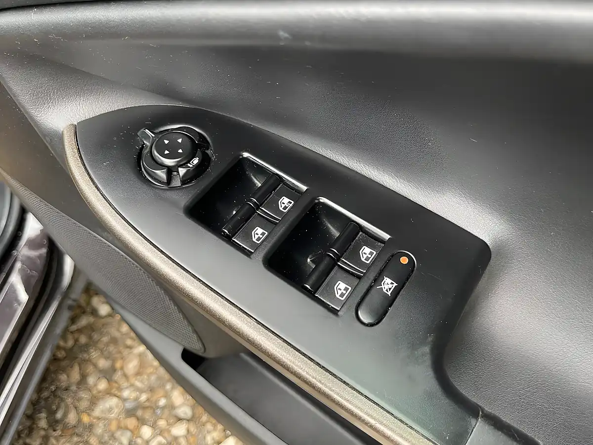Used 2015 Alfa Romeo Giulietta Business Edition Black - Interior and Exterior details 18