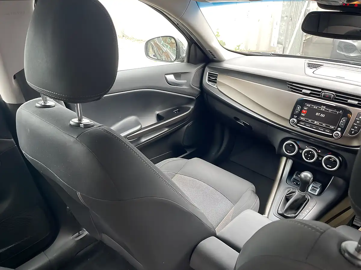Used 2015 Alfa Romeo Giulietta Business Edition Black - Interior and Exterior details 3