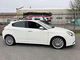 Used 2015 Alfa Romeo Giulietta Sportiva Nav White - Interior and Exterior details 13