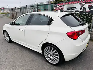 Used 2015 Alfa Romeo Giulietta Sportiva White - Interior and Exterior details 11