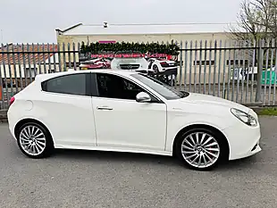 Used 2015 Alfa Romeo Giulietta Sportiva White - Interior and Exterior details 13