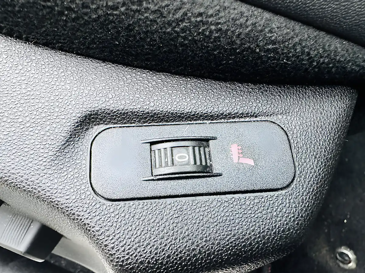 Used 2015 Alfa Romeo Giulietta Sportiva White - Interior and Exterior details 14