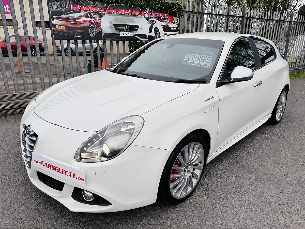 Used 2015 Alfa Romeo Giulietta Sportiva White - Interior and Exterior details 16