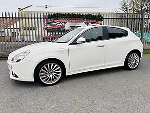 Used 2015 Alfa Romeo Giulietta Sportiva White - Interior and Exterior details 17