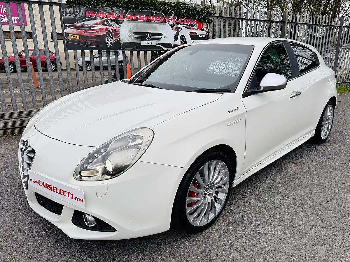 Used 2015 Alfa Romeo Giulietta Sportiva White - Interior and Exterior details 3