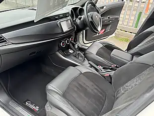 Used 2015 Alfa Romeo Giulietta Sportiva White - Interior and Exterior details 4