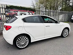 Used 2015 Alfa Romeo Giulietta Sportiva White - Interior and Exterior details 5