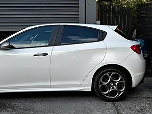 Used 2015 Alfa Romeo Giulietta Sprint White - Interior and Exterior details 10