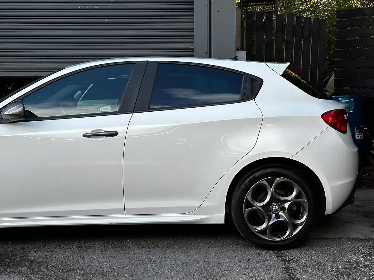 Used 2015 Alfa Romeo Giulietta Sprint White - Interior and Exterior details 10