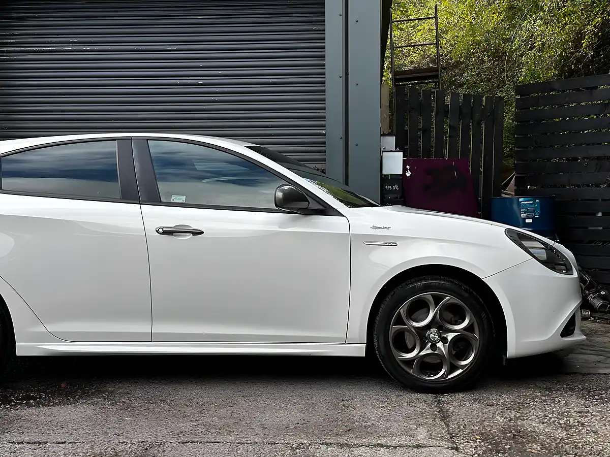 Used 2015 Alfa Romeo Giulietta Sprint White - Interior and Exterior details 12