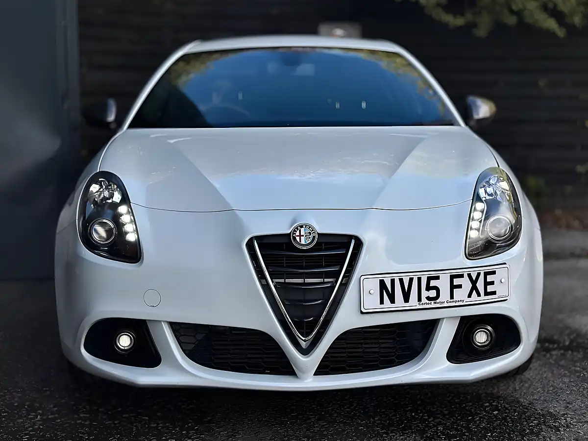 Used 2015 Alfa Romeo Giulietta Sprint White - Interior and Exterior details 2