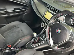 Used 2015 Alfa Romeo Giulietta Sprint White - Interior and Exterior details 7