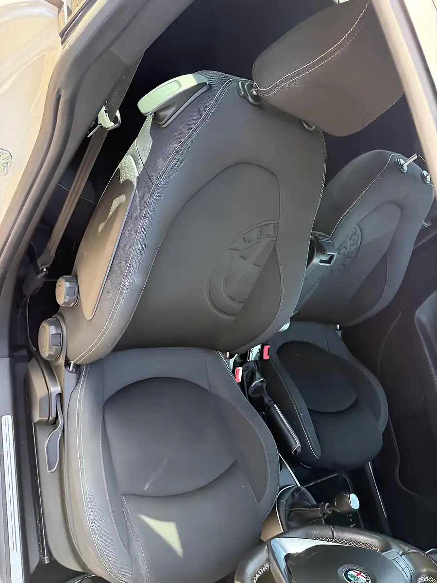 Used 2015 Alfa Romeo Mito Qv Line White - Interior and Exterior details 12