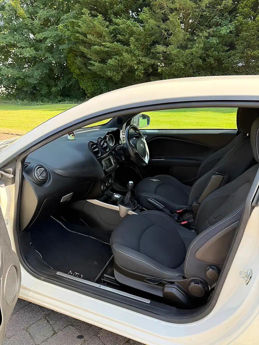 Used 2015 Alfa Romeo Mito Qv Line White - Interior and Exterior details 13