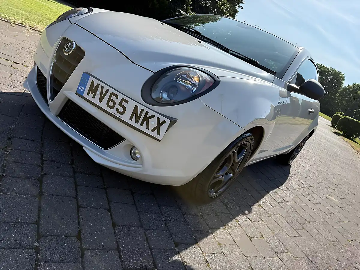 Used 2015 Alfa Romeo Mito Qv Line White - Interior and Exterior details 9