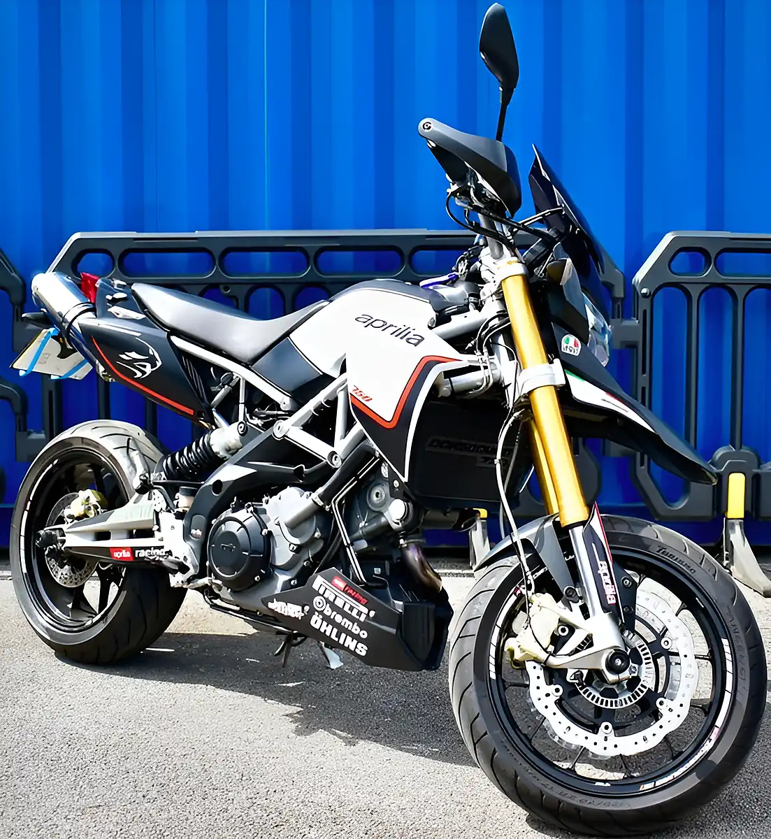 Used 2015 Aprilia Dorsoduro 750 Super Moto White - Interior and Exterior details 2