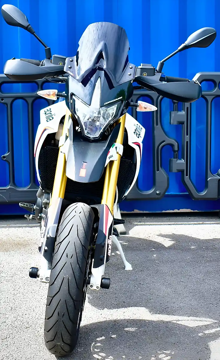 Used 2015 Aprilia Dorsoduro 750 Super Moto White - Interior and Exterior details 3