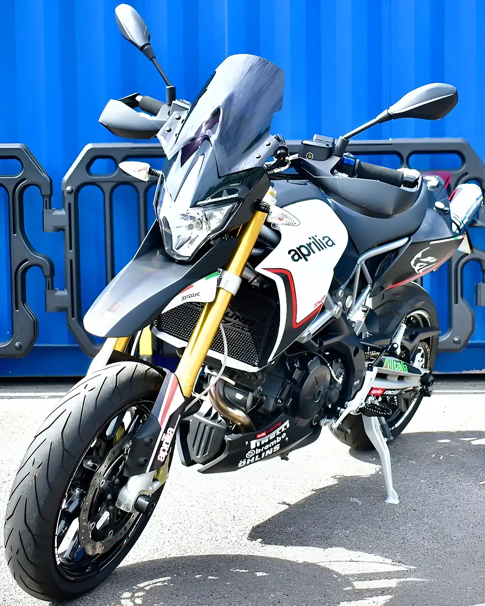 Used 2015 Aprilia Dorsoduro 750 Super Moto White - Interior and Exterior details 4