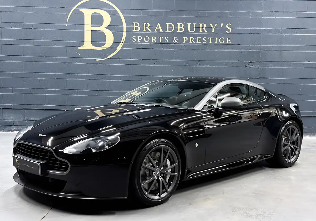 Used 2015 Aston Martin Vantage N430 Black - Front View