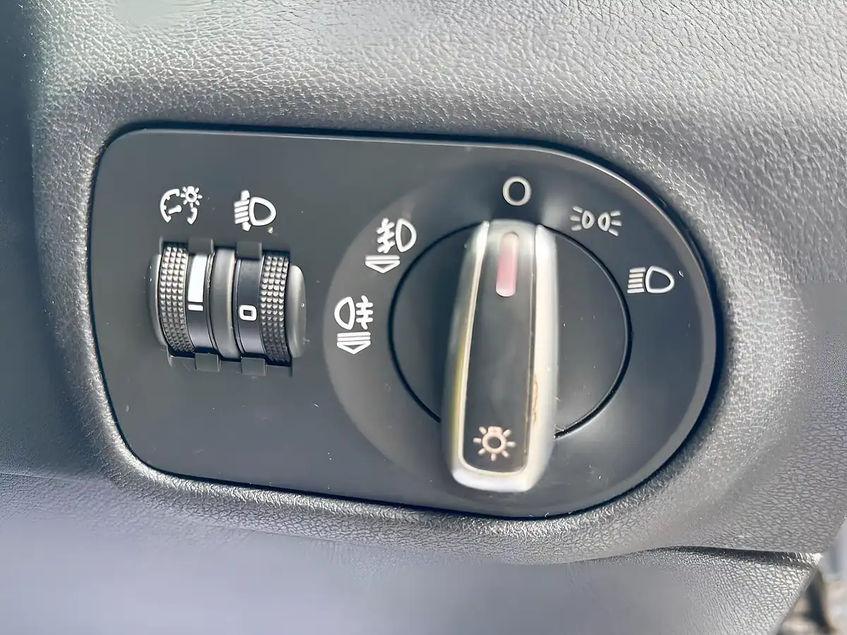 Used 2015 Audi A1 Sport Silver - Interior and Exterior details 20