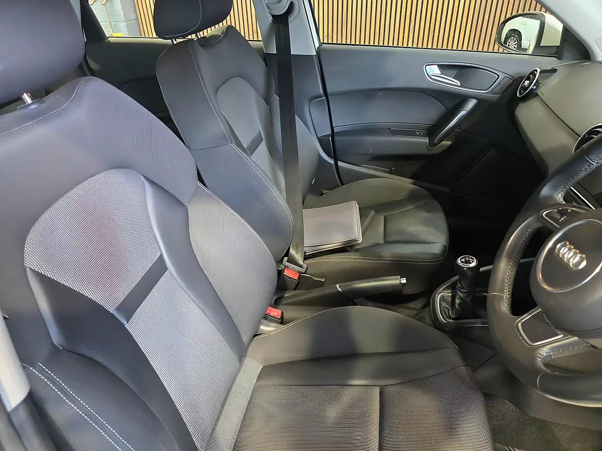 Used 2015 Audi A1 Sport White - Interior and Exterior details 10