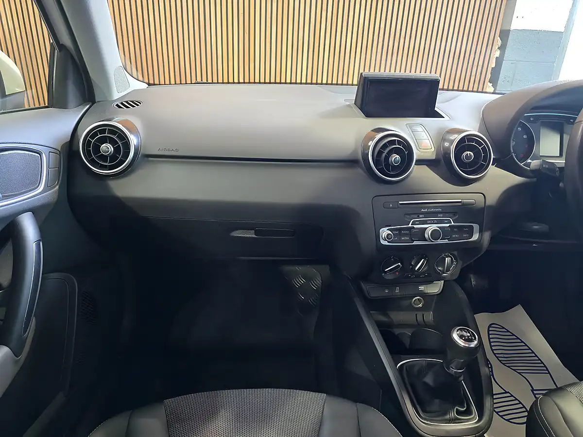 Used 2015 Audi A1 Sport White - Interior and Exterior details 15