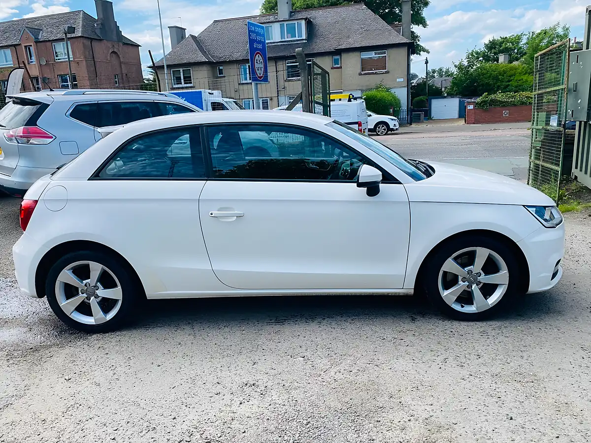 Used 2015 Audi A1 Sport White - Interior and Exterior details 10