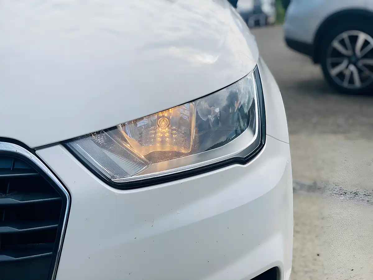 Used 2015 Audi A1 Sport White - Interior and Exterior details 14