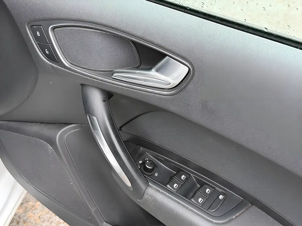 Used 2015 Audi A1 Sport White - Interior and Exterior details 12