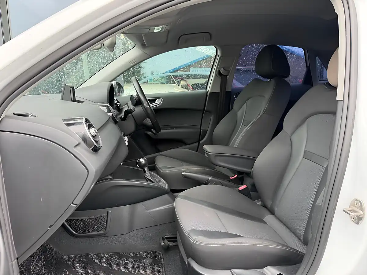 Used 2015 Audi A1 Sport White - Interior and Exterior details 4