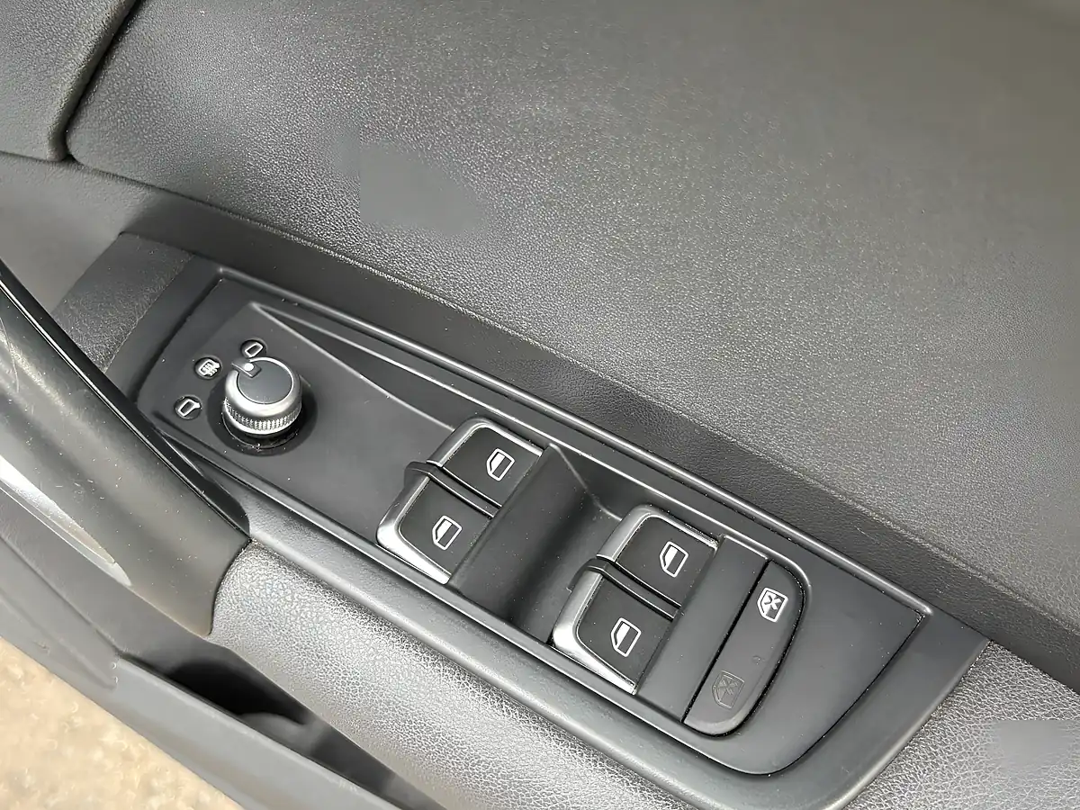 Used 2015 Audi A1 Sport White - Interior and Exterior details 12