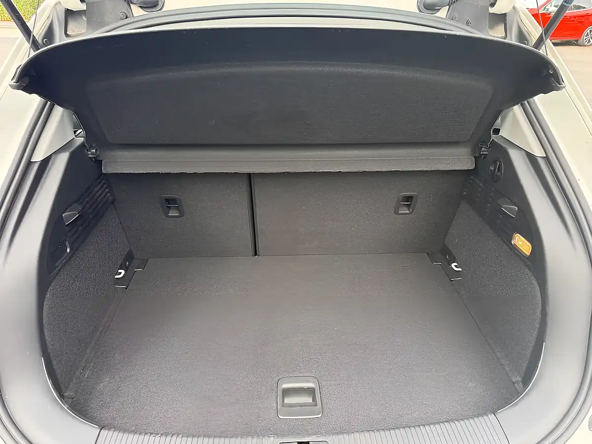 Used 2015 Audi A1 Sport White - Interior and Exterior details 13