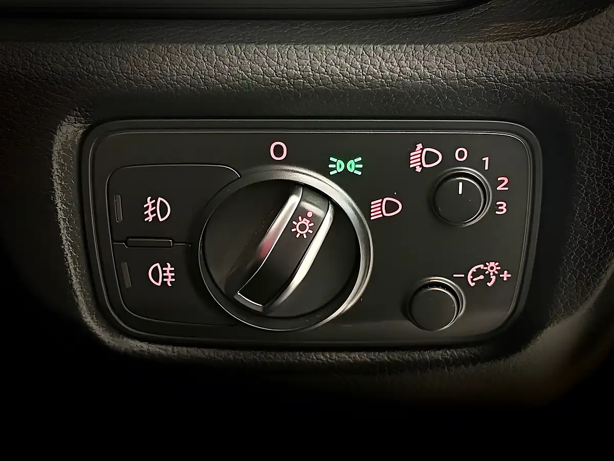 Used 2015 Audi A3 Se Technik White - Interior and Exterior details 17