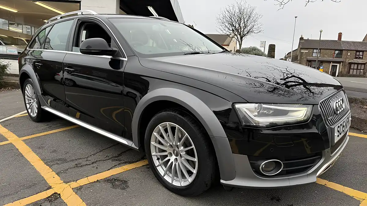 Used 2015 Audi A4 Allroad Black - Front View