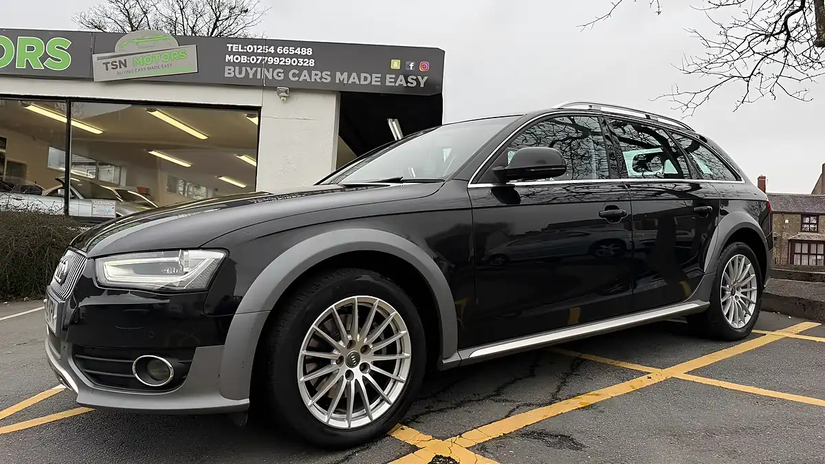 Used 2015 Audi A4 Allroad Black - Interior and Exterior details 10