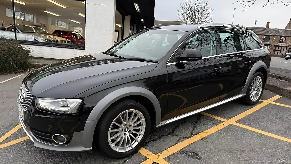 Used 2015 Audi A4 Allroad Black - Interior and Exterior details 3