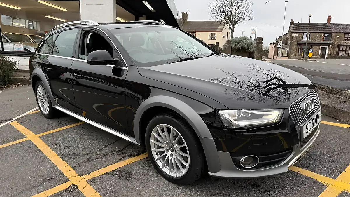 Used 2015 Audi A4 Allroad Black - Interior and Exterior details 5