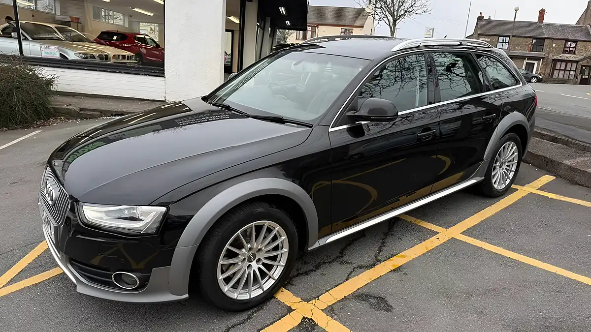 Used 2015 Audi A4 Allroad Black - Interior and Exterior details 7