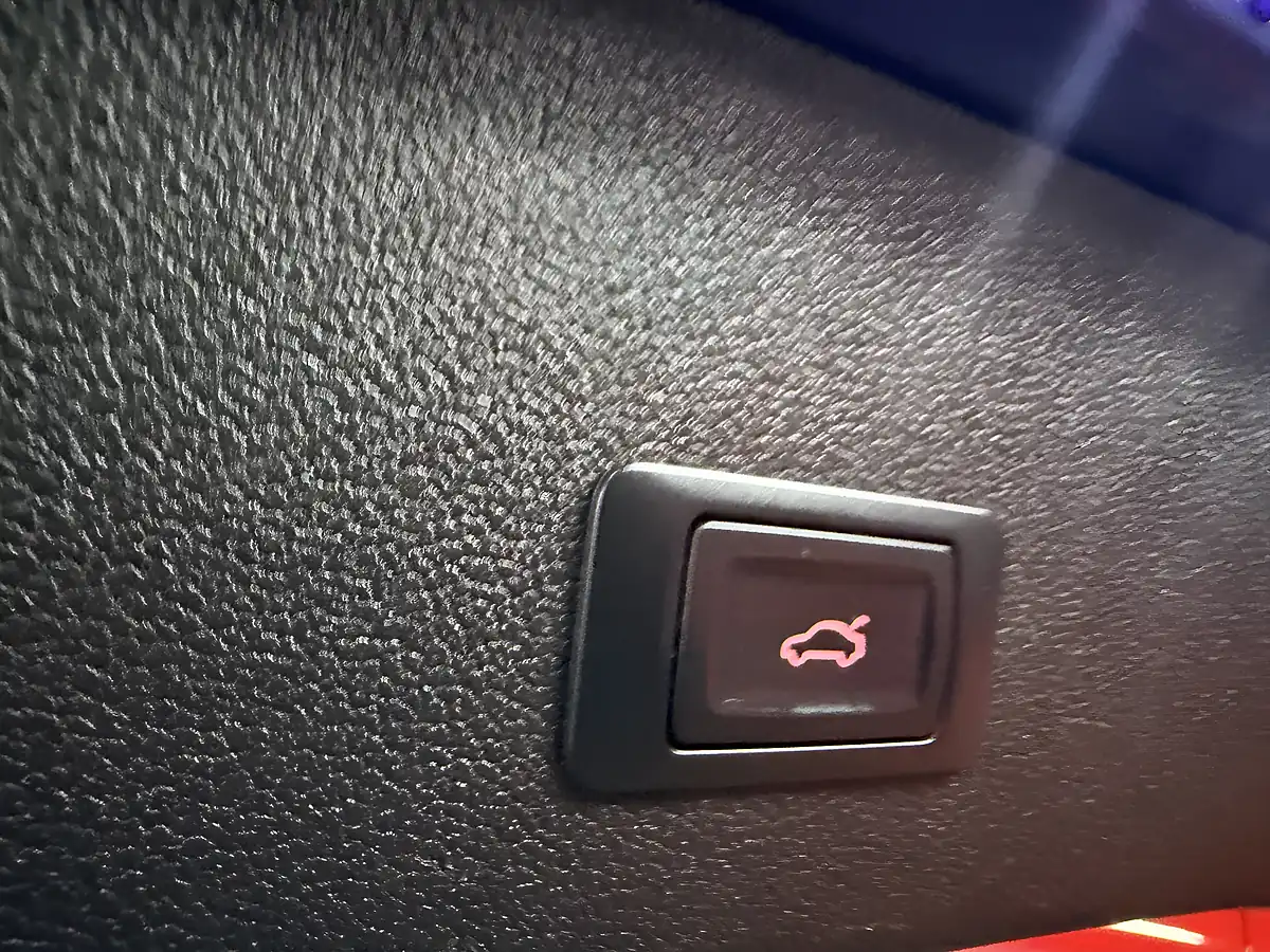 Used 2015 Audi A4 Avant Black Edition Blue - Interior and Exterior details 15
