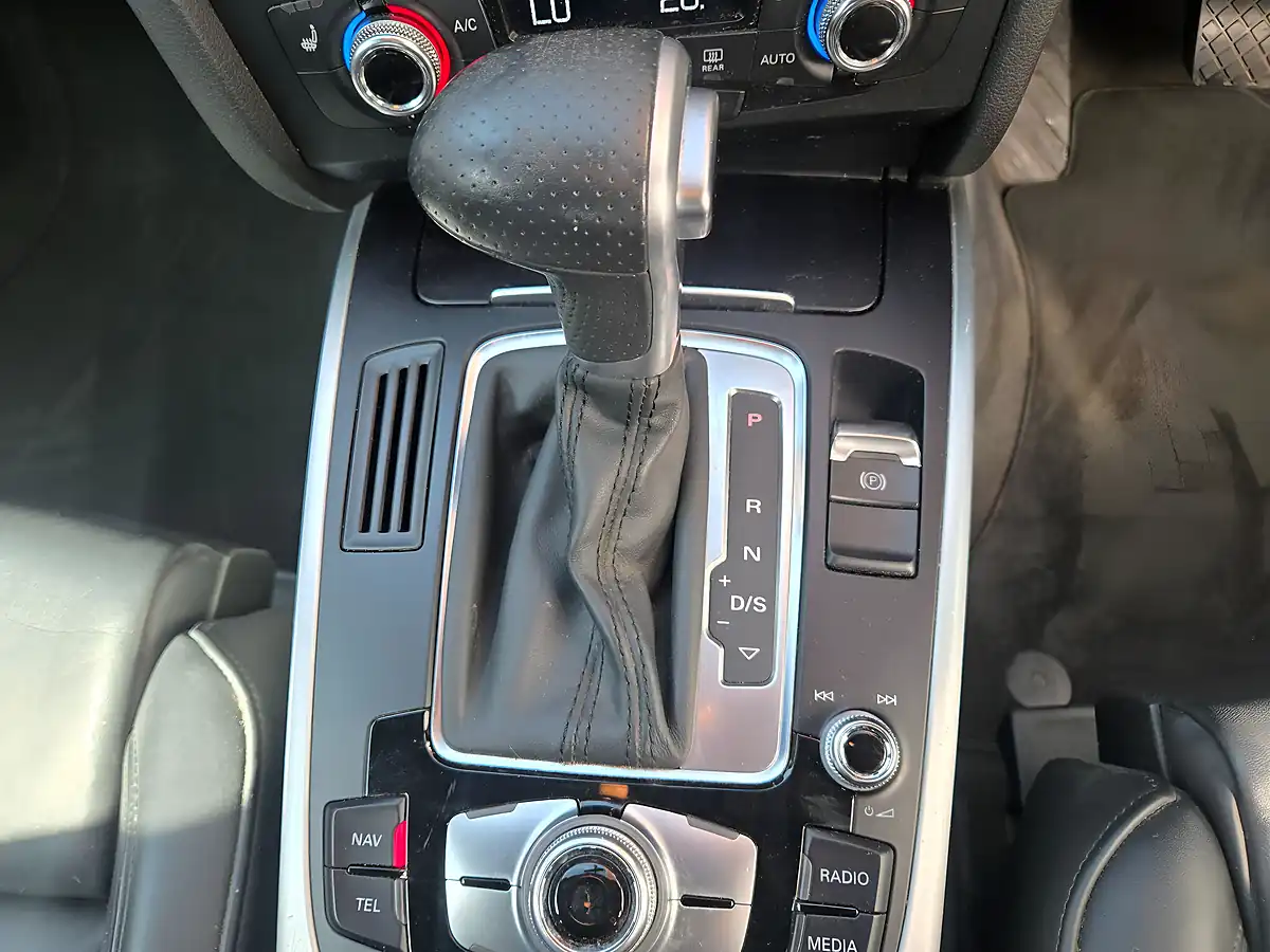 Used 2015 Audi A4 Avant S Line Blue - Interior and Exterior details 12
