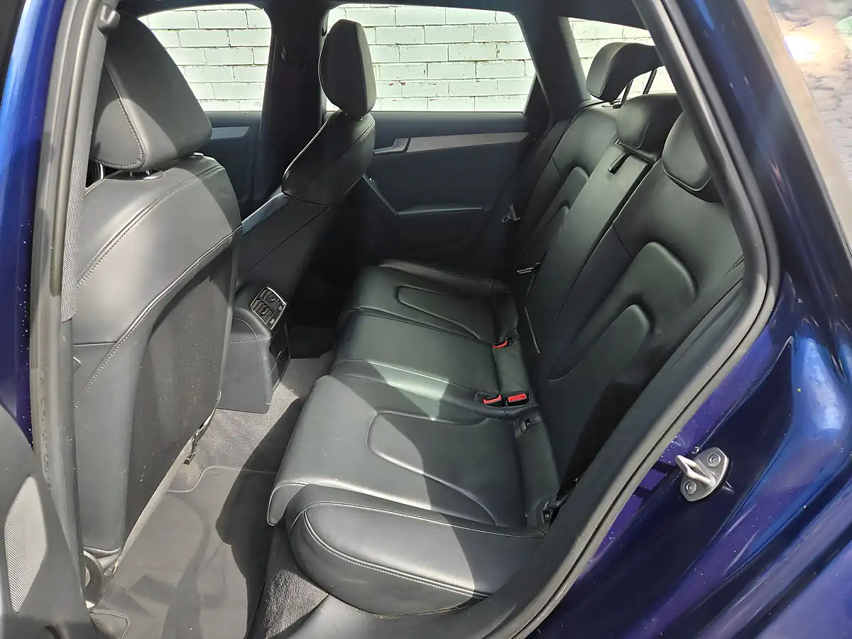 Used 2015 Audi A4 Avant S Line Blue - Interior and Exterior details 15