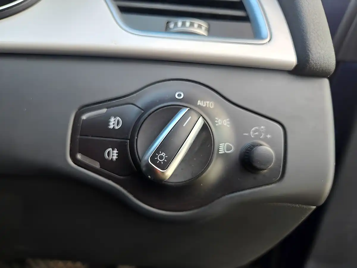 Used 2015 Audi A4 Avant S Line Blue - Interior and Exterior details 17