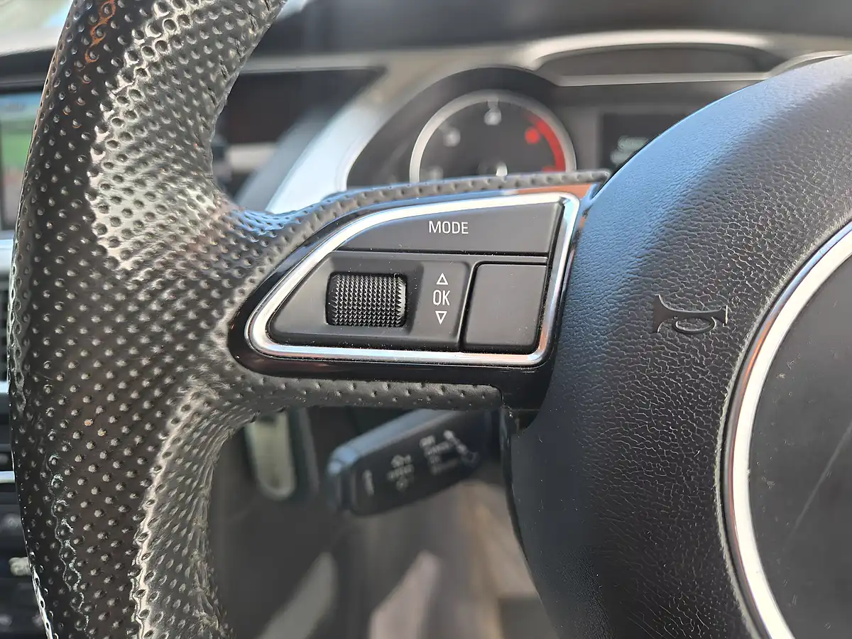 Used 2015 Audi A4 Avant S Line Blue - Interior and Exterior details 18