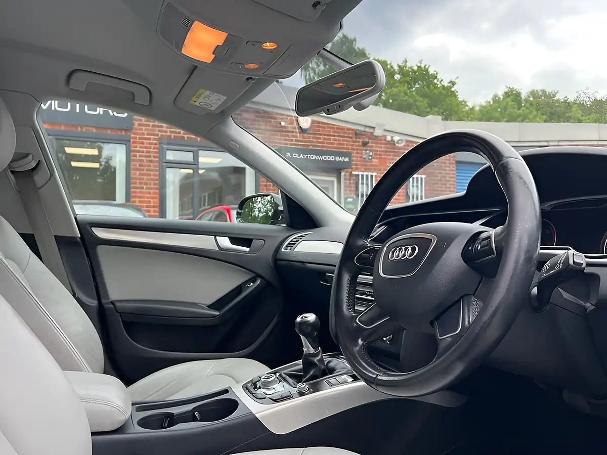 Used 2015 Audi A4 Avant Se Technik Black - Interior and Exterior details 12