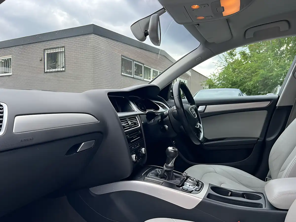 Used 2015 Audi A4 Avant Se Technik Black - Interior and Exterior details 17